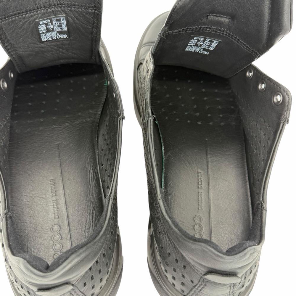 Ecco Street Tray Leather Perforated Black Sneakers - Picture 6 of 16